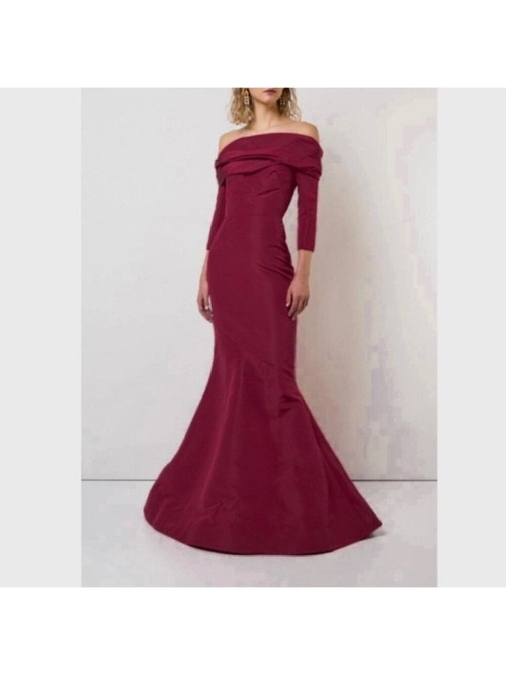 Oscar De La Renta Off Shoulder Drape Neck Mermaid Gown